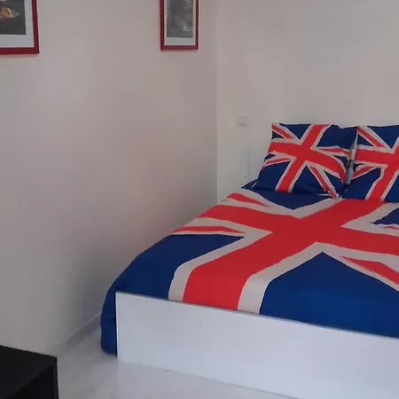 Confort Dans Petit Jardin Calme