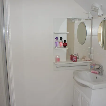 Confort Dans Petit Jardin Calme アパート *