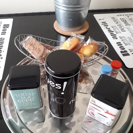 Confort Dans Petit Jardin Calme